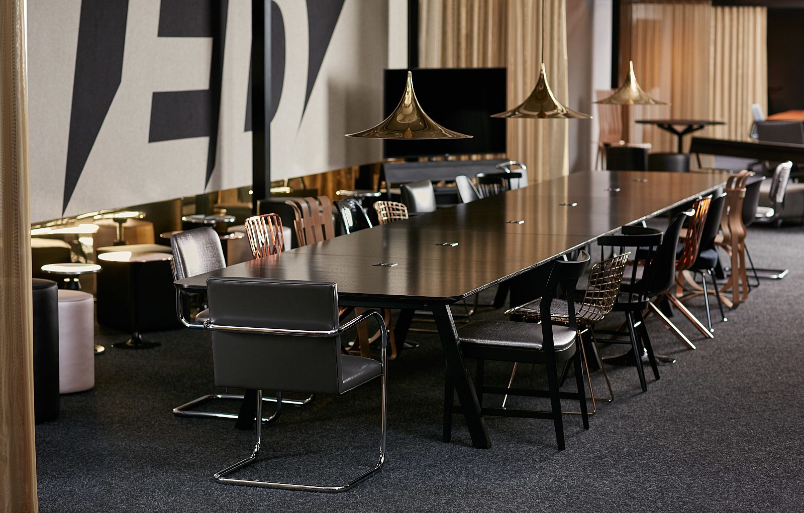 Knoll RU Sawhorse Table 03 environmental